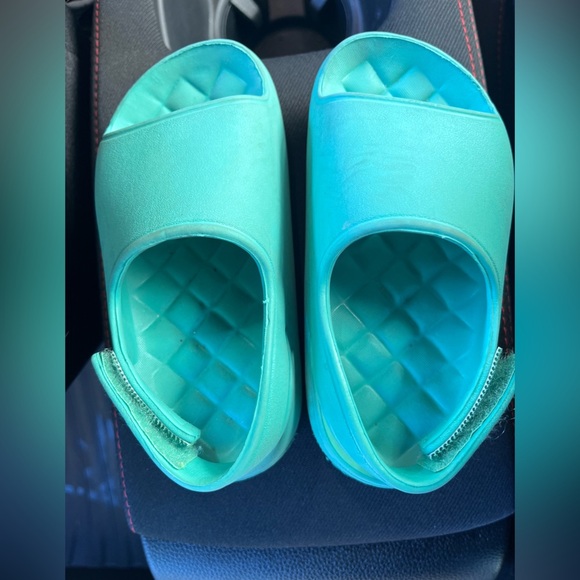 Toddler Sandals by Cat & Jack - Picture 1 of 2